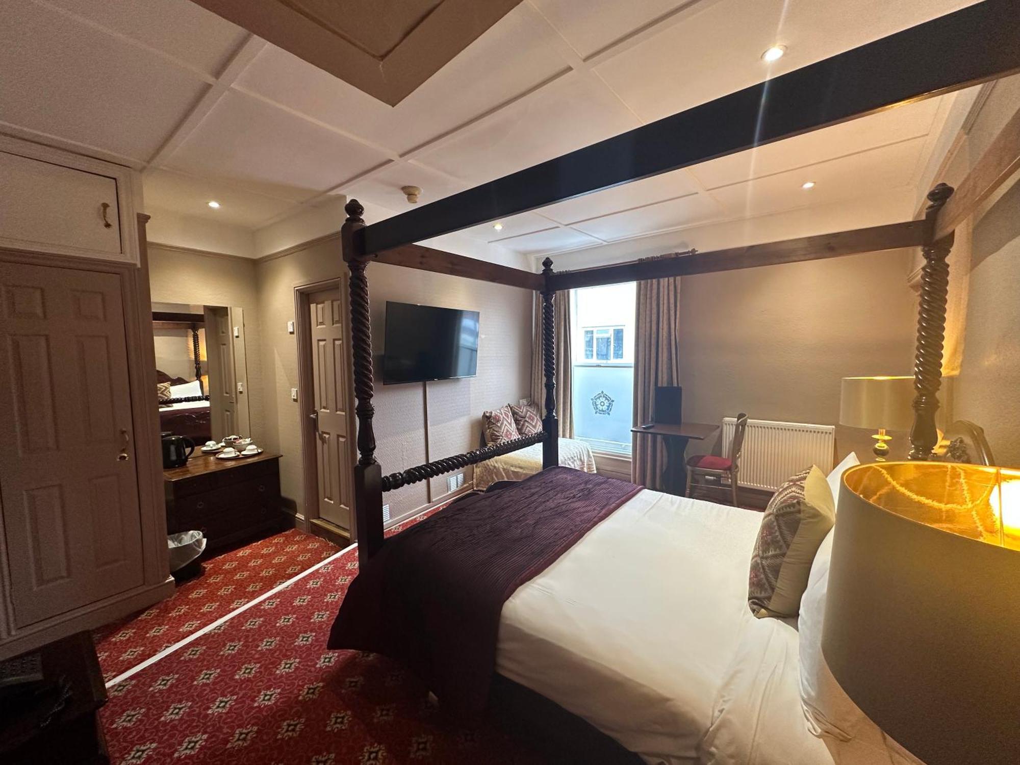 The Tudor Hotel Bridgwater Bagian luar foto